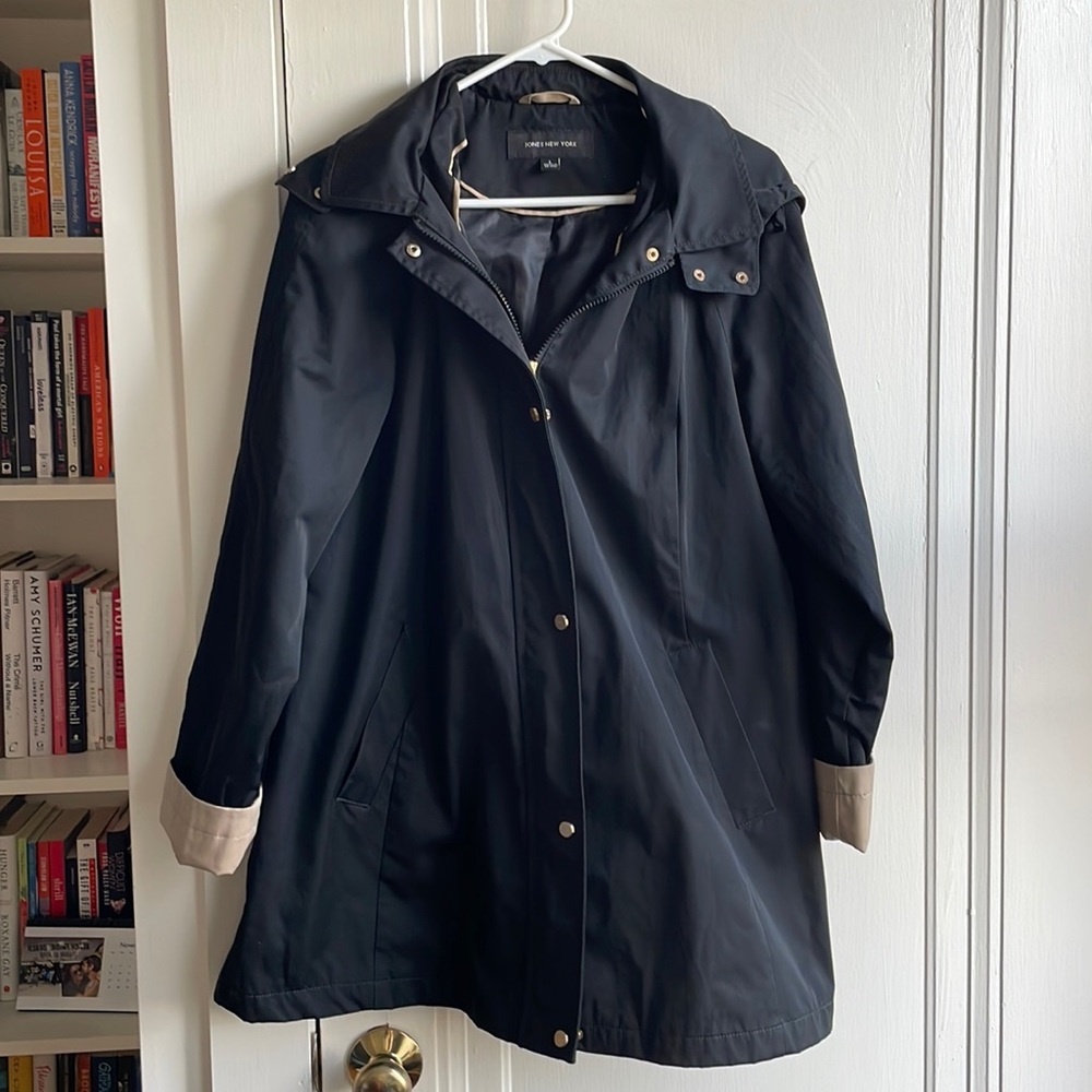Large Jones New York Raincoat with hood